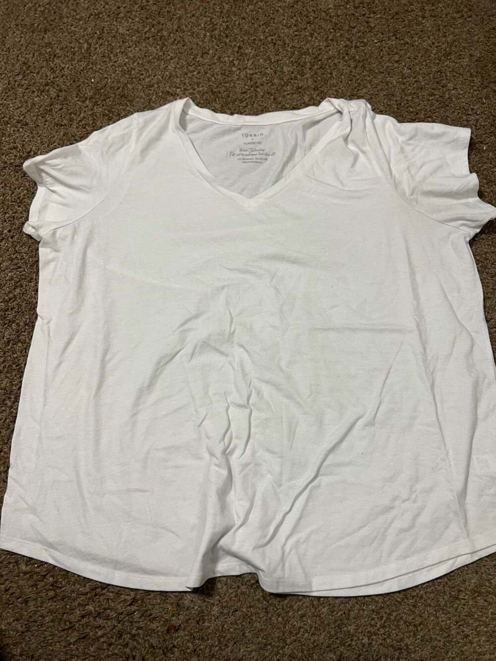 Torrid Classic Fit V-Neck Short Sleeve White T-Shirt Size 5